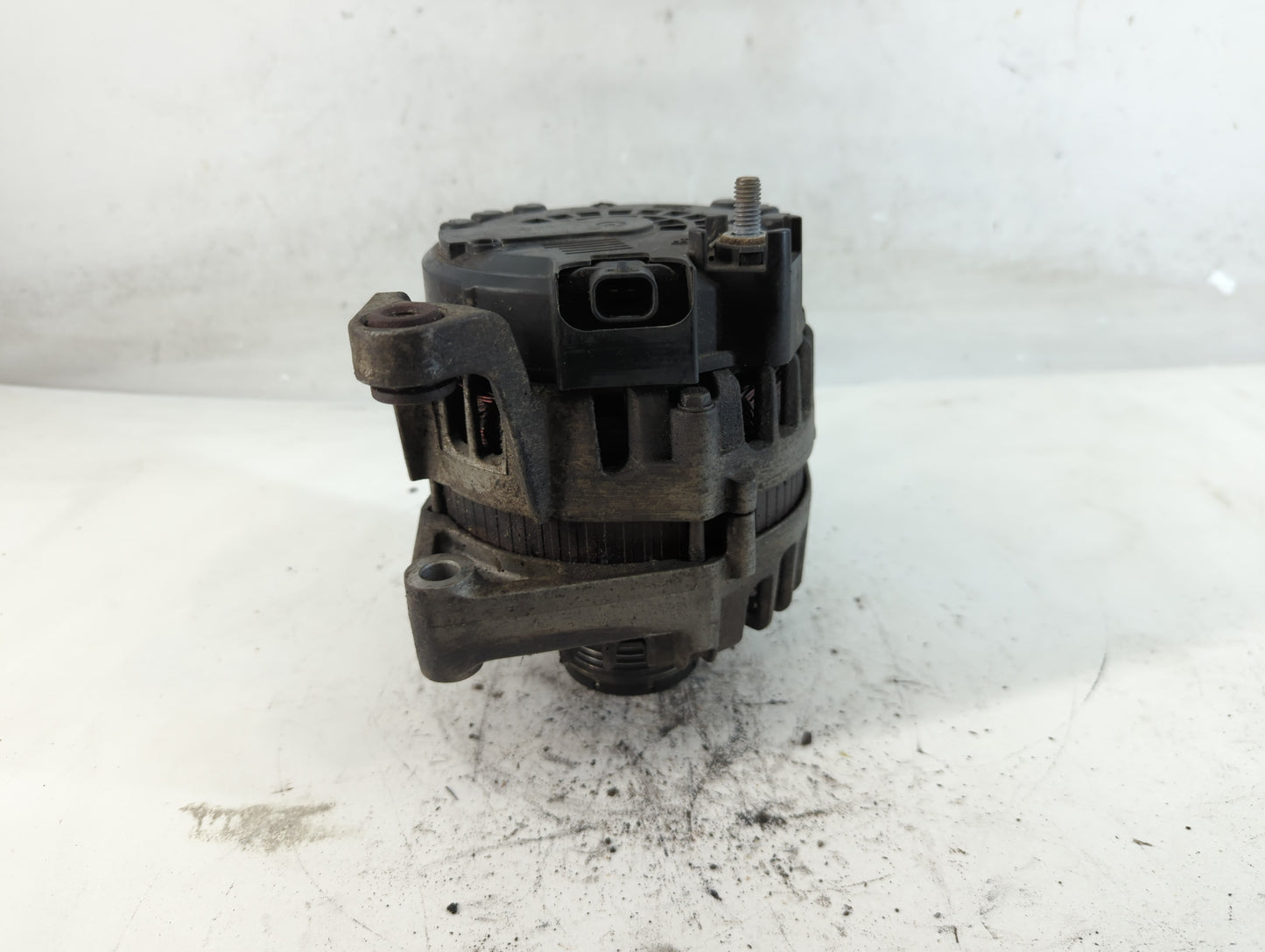 2013-2021 Chevrolet Trax Alternator Replacement Generator Charging Assembly Engine OEM P/N:13588289 Fits OEM Used Auto Parts