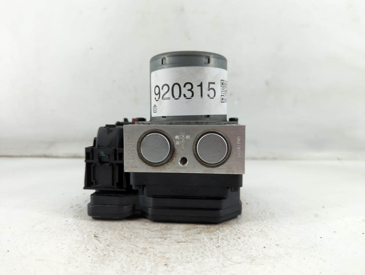 2015 Chevrolet Trax ABS Pump Control Module Replacement P/N:94541506 Fits OEM Used Auto Parts - Oemusedautoparts1.com