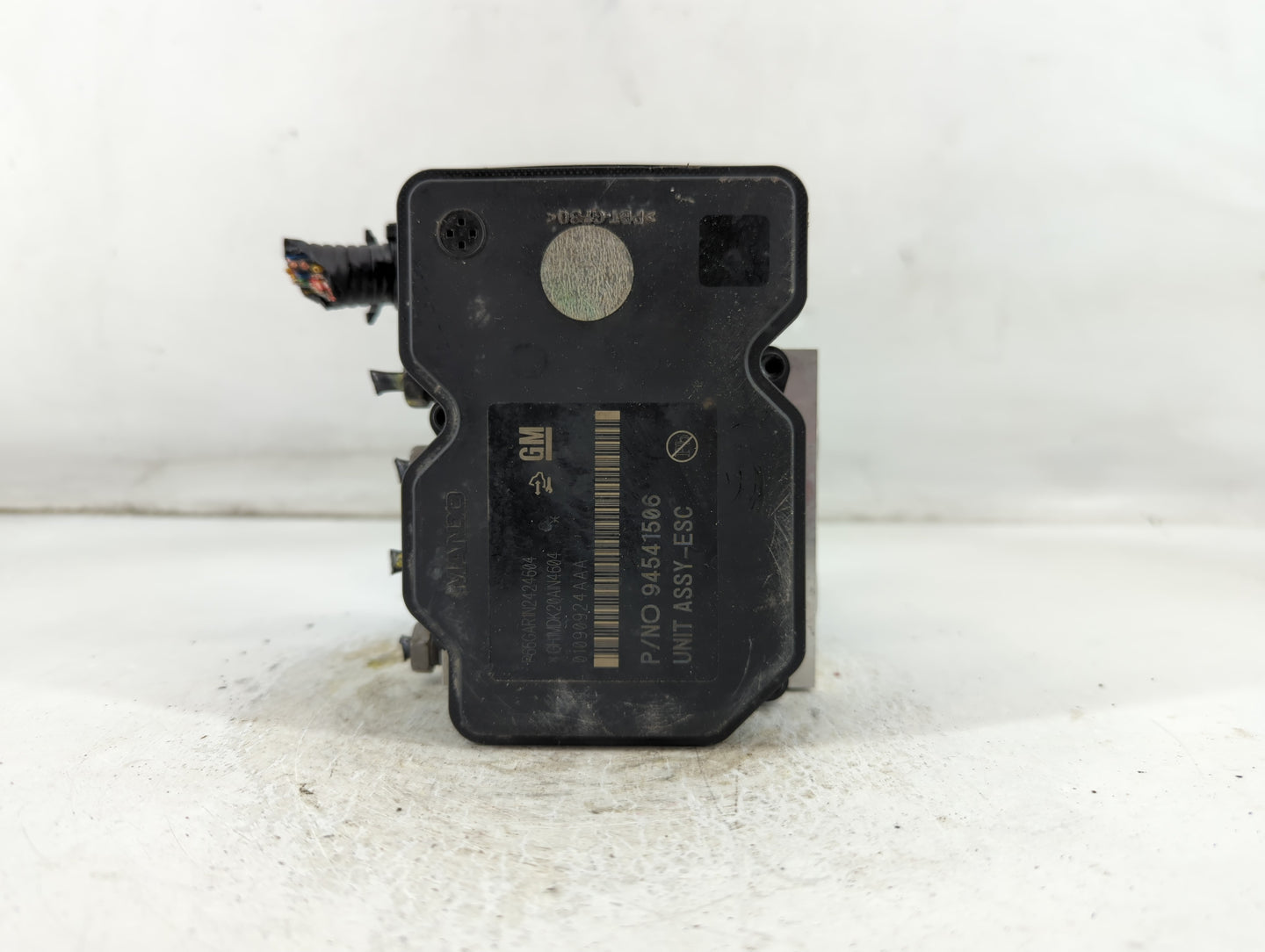 2015 Chevrolet Trax ABS Pump Control Module Replacement P/N:94541506 Fits OEM Used Auto Parts - Oemusedautoparts1.com