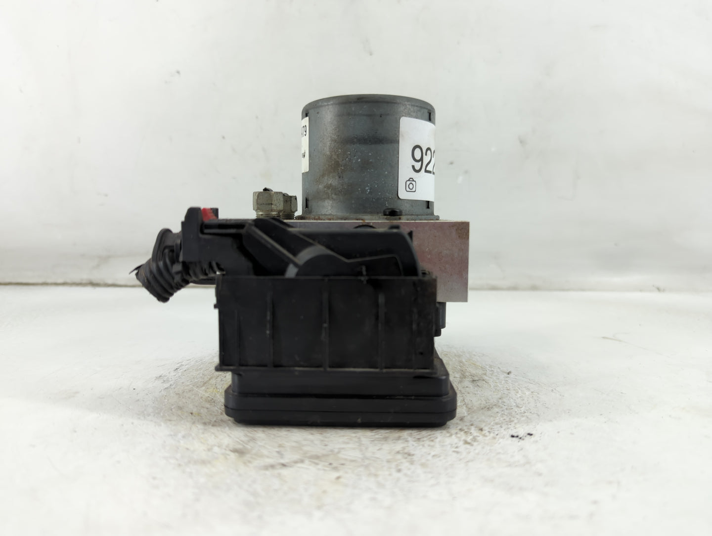 2015 Chevrolet Trax ABS Pump Control Module Replacement P/N:94541506 Fits OEM Used Auto Parts - Oemusedautoparts1.com