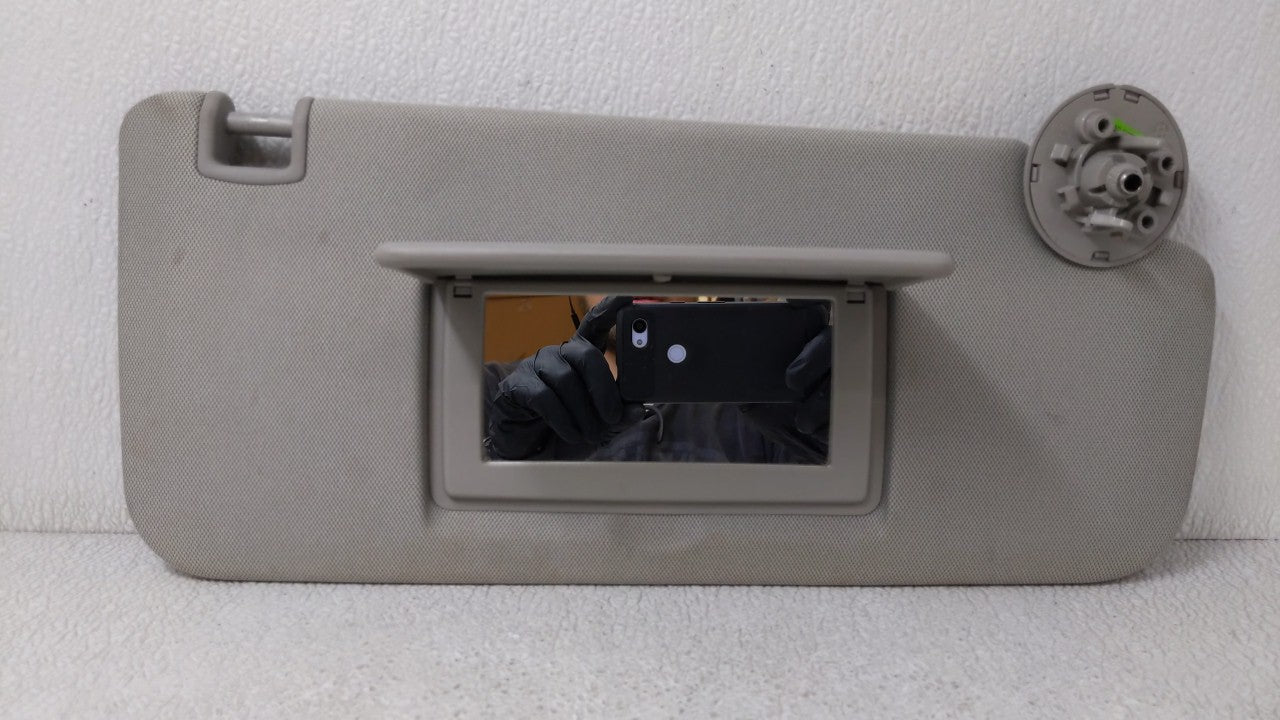 2015-2016 Chevrolet Trax Sun Visor Shade Replacement Passenger Right Mirror Fits Fits 2015 2016 OEM Used Auto Parts - Oemuse