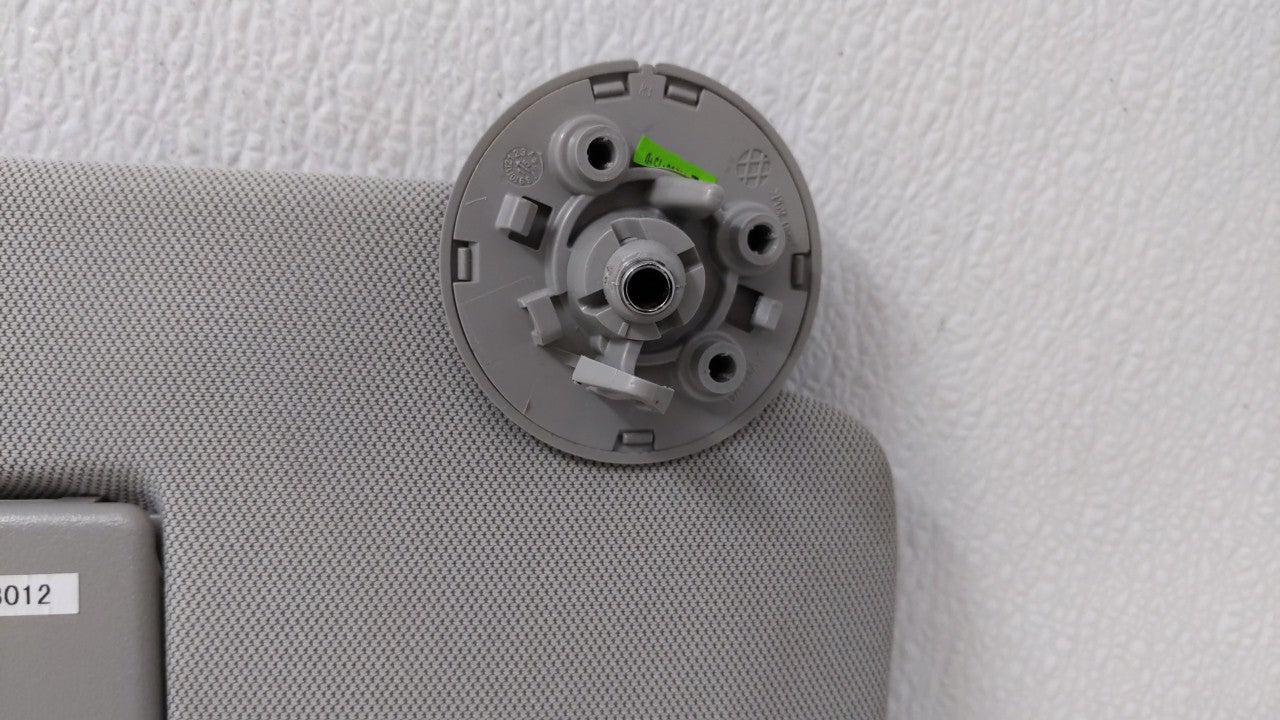 2015-2016 Chevrolet Trax Sun Visor Shade Replacement Passenger Right Mirror Fits Fits 2015 2016 OEM Used Auto Parts - Oemuse