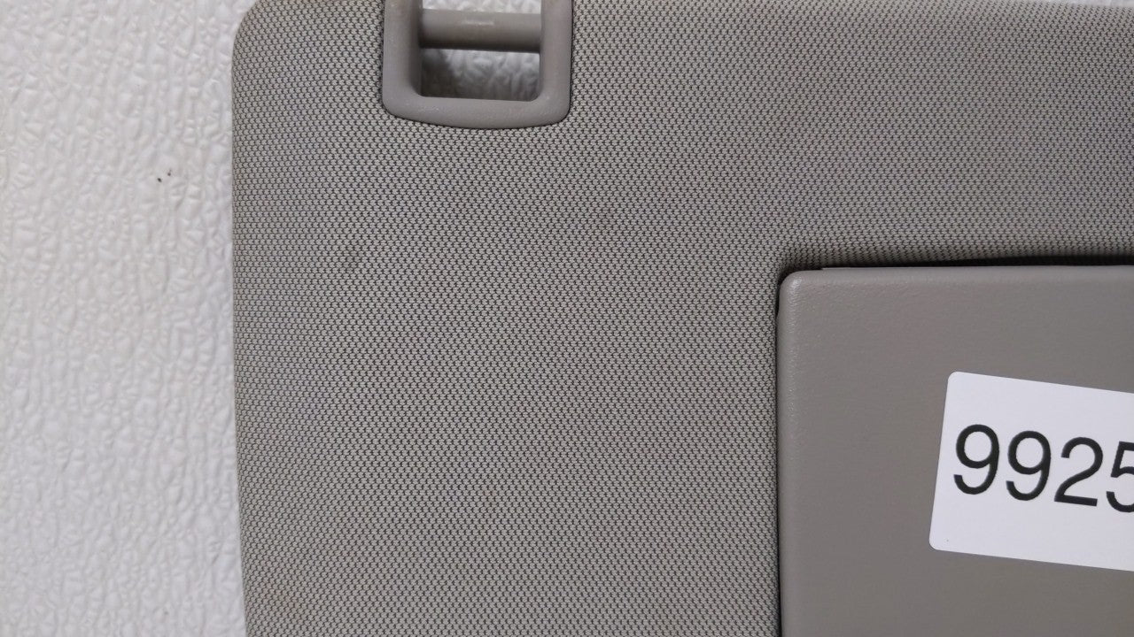 2015-2016 Chevrolet Trax Sun Visor Shade Replacement Passenger Right Mirror Fits Fits 2015 2016 OEM Used Auto Parts - Oemuse