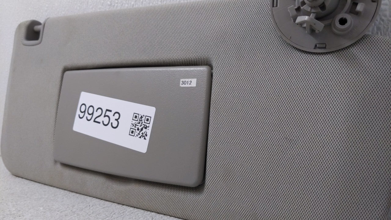 2015-2016 Chevrolet Trax Sun Visor Shade Replacement Passenger Right Mirror Fits Fits 2015 2016 OEM Used Auto Parts - Oemuse