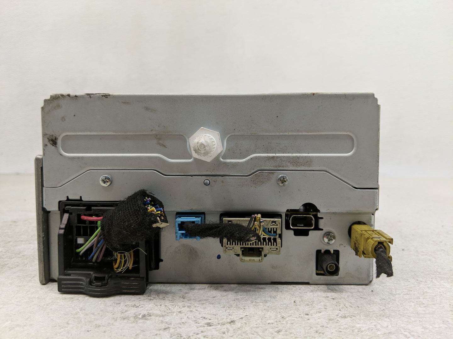 2015 Chevrolet Volt Radio AM FM Cd Player Receiver Replacement P/N:22965236 Fits Fits 2014 2016 OEM Used Auto Parts - Oemuse