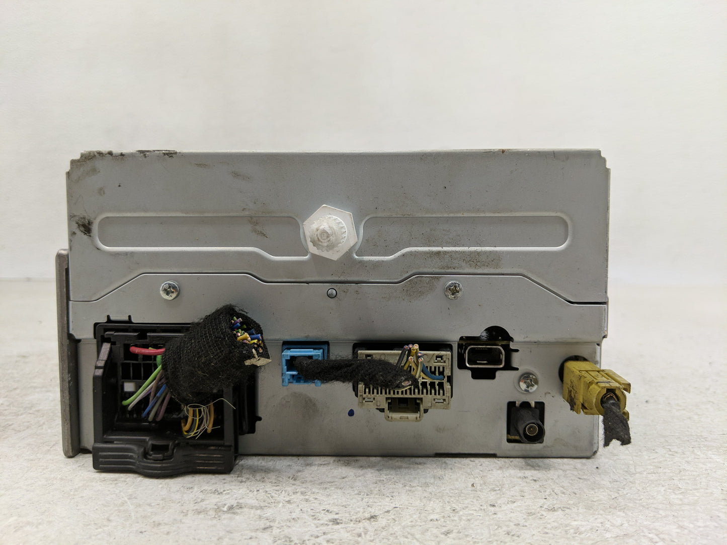 2015 Chevrolet Volt Radio AM FM Cd Player Receiver Replacement P/N:22965236 Fits Fits 2014 2016 OEM Used Auto Parts - Oemuse