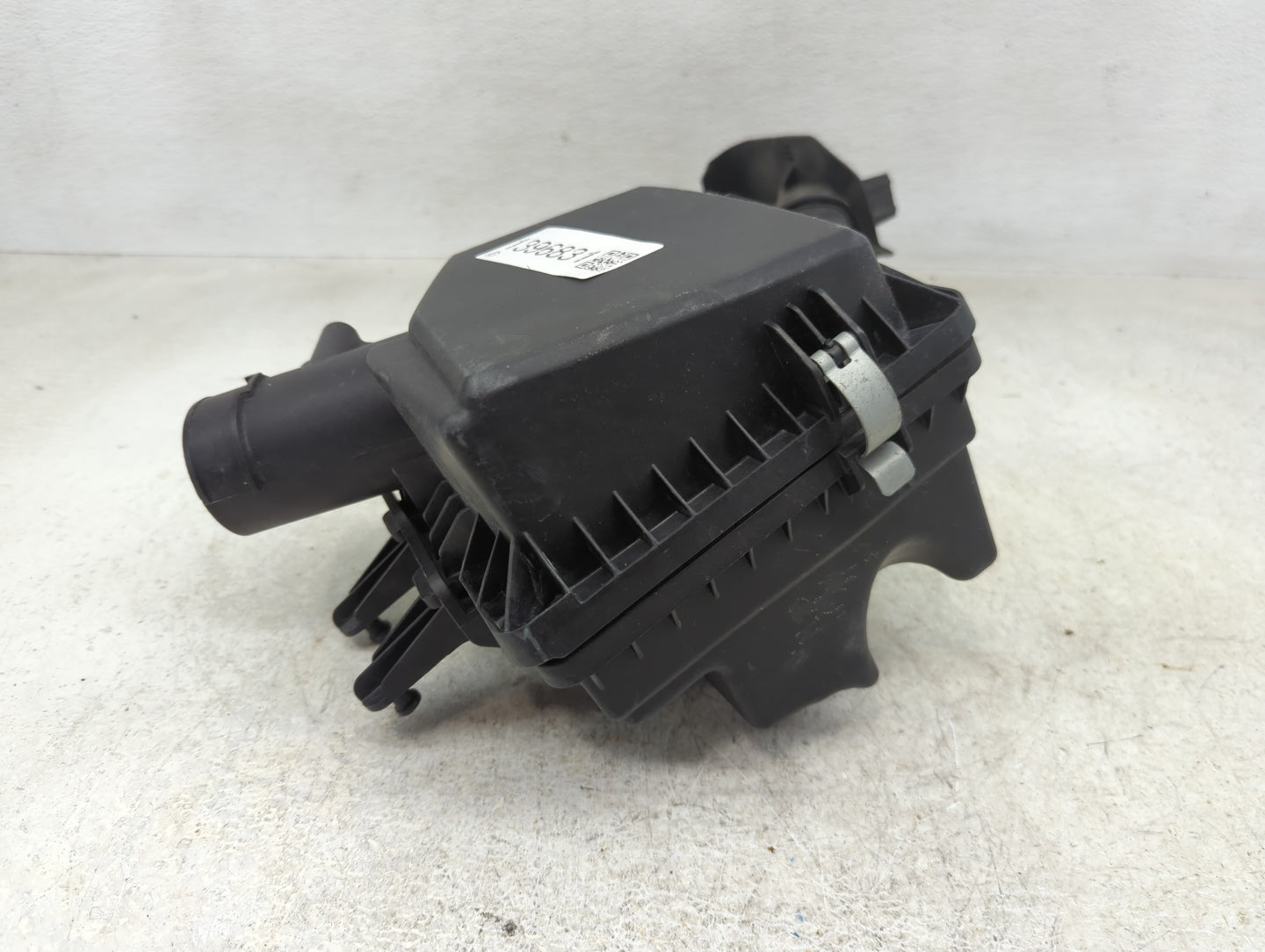 2011-2015 Chevrolet Volt Air Cleaner Intake-duct Hose Tube - Oemusedautoparts1.com