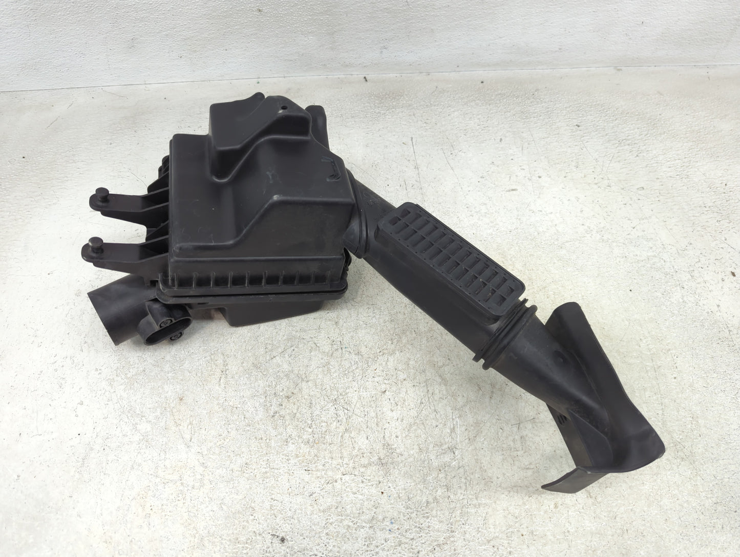 2011-2015 Chevrolet Volt Air Cleaner Intake-duct Hose Tube - Oemusedautoparts1.com