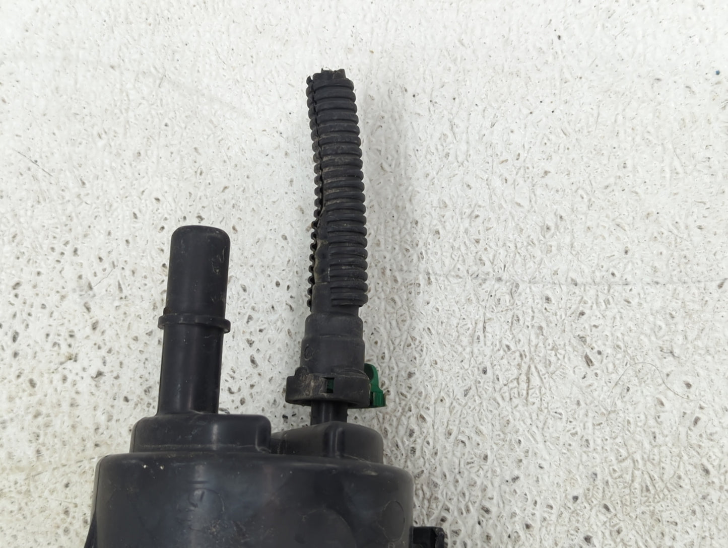 2015 Chevrolet Volt Fuel Vapor Charcoal Canister - Oemusedautoparts1.com