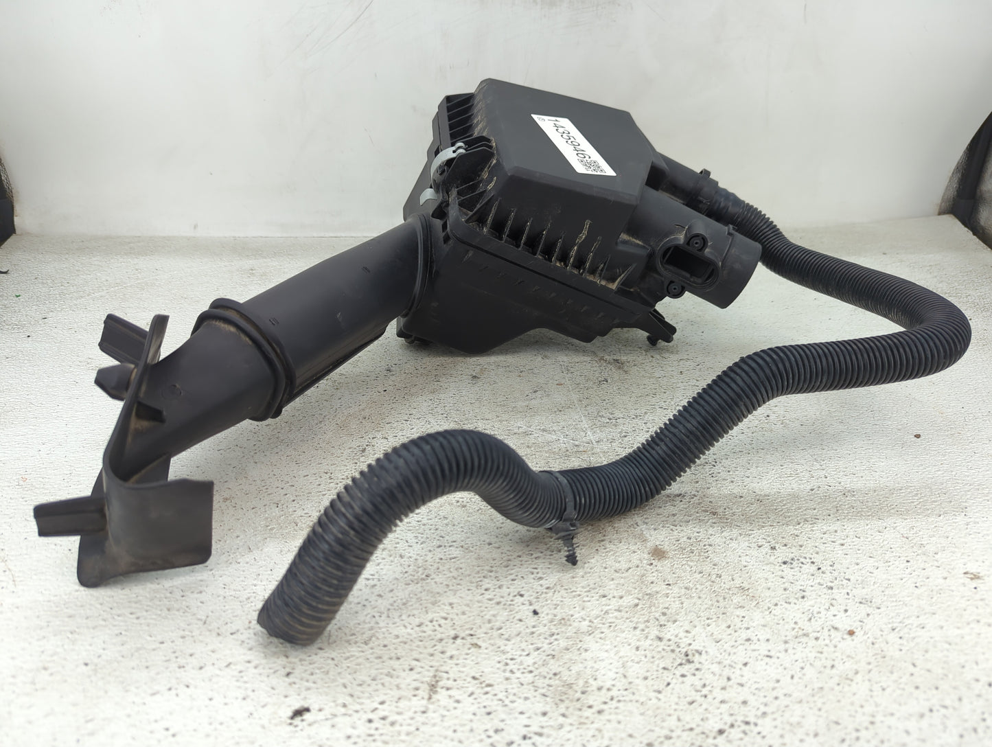 2012-2015 Chevrolet Volt Air Cleaner Intake-duct Hose Tube - Oemusedautoparts1.com