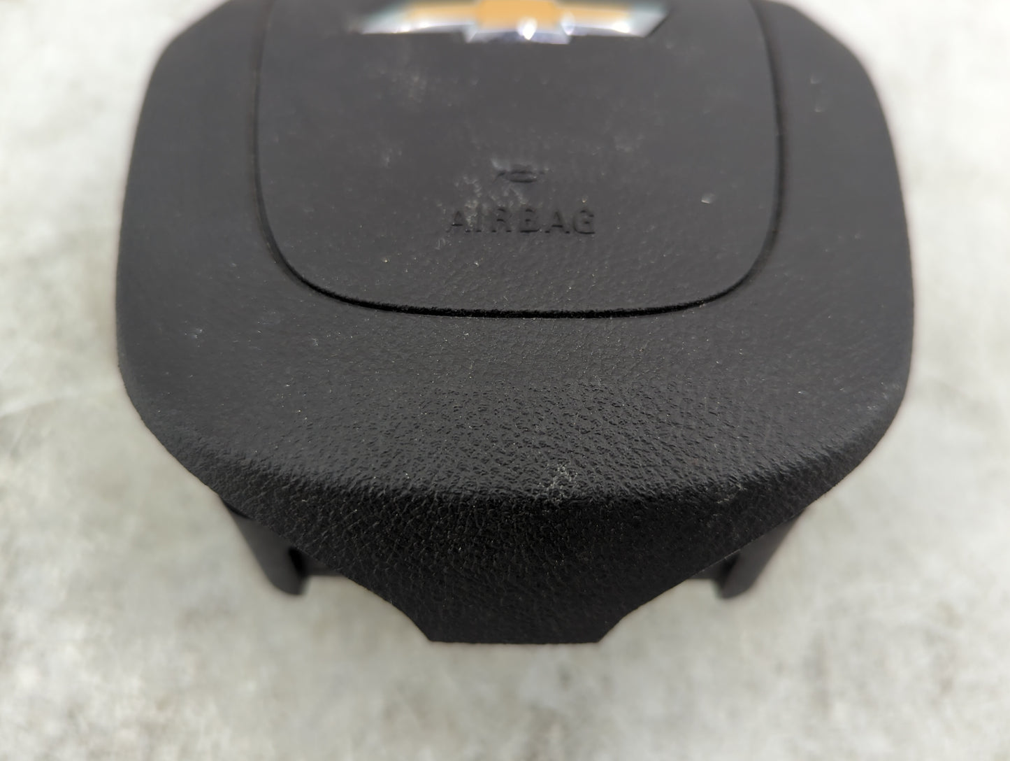 2015 Chevrolet Volt Air Bag Driver Left Steering Wheel Mounted P/N:SUFF3012208 Fits OEM Used Auto Parts - Oemusedautoparts1.