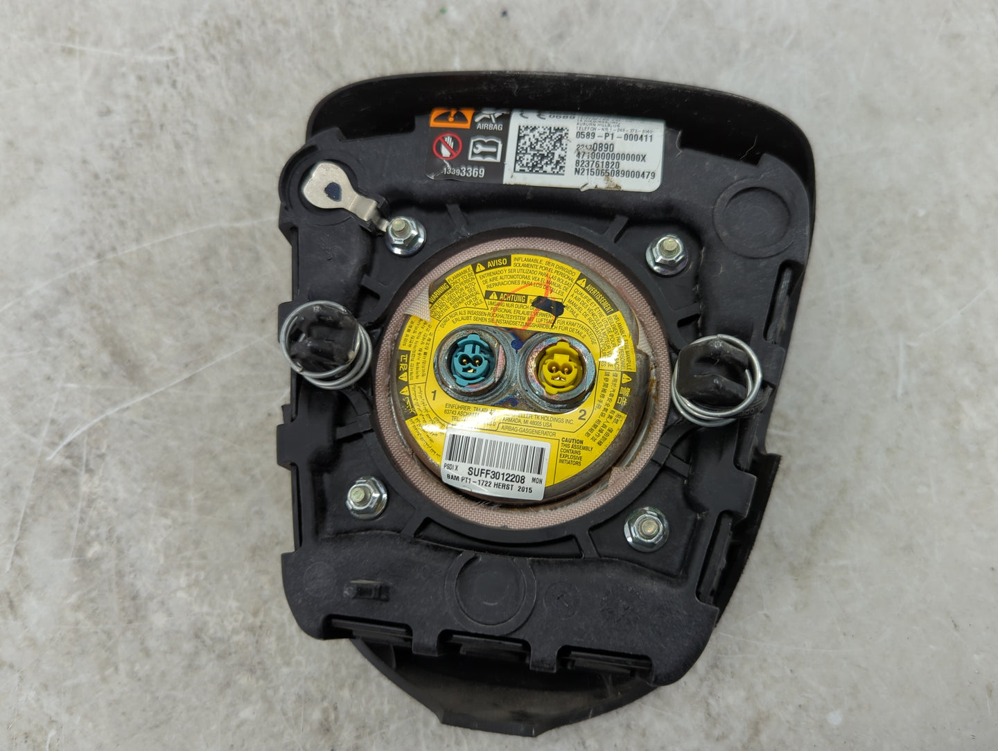 2015 Chevrolet Volt Air Bag Driver Left Steering Wheel Mounted P/N:SUFF3012208 Fits OEM Used Auto Parts - Oemusedautoparts1.