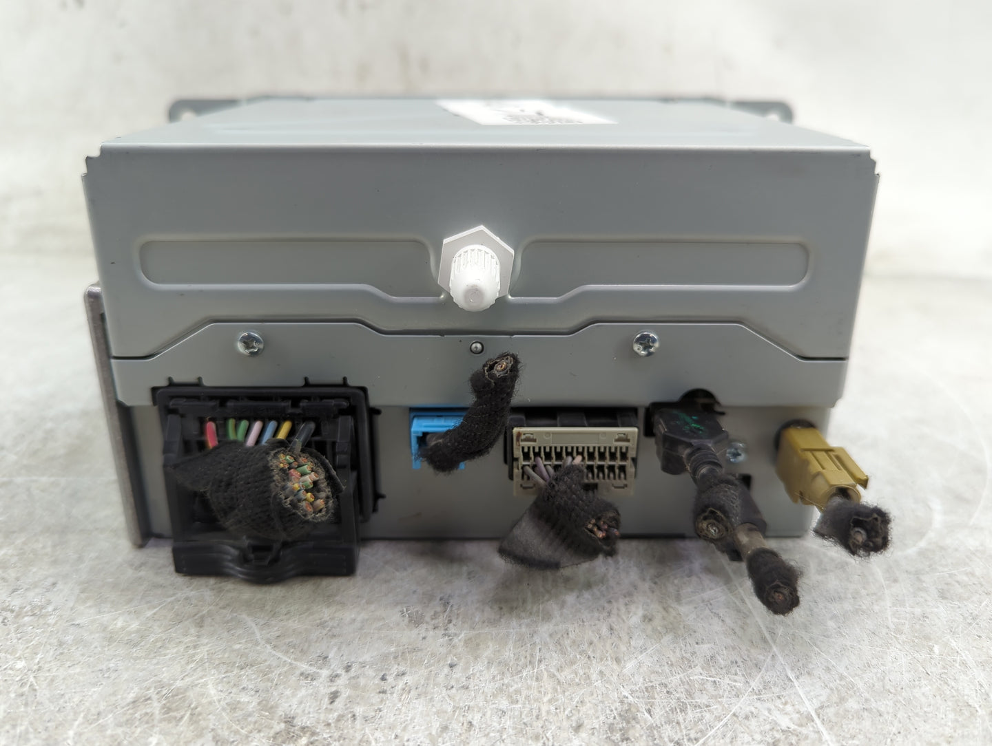 2014 Chevrolet Volt Radio AM FM Cd Player Receiver Replacement P/N:23495272 GA-130-COLR-NT, CQ-FG74E2GDB Fits Fits 2015 2016