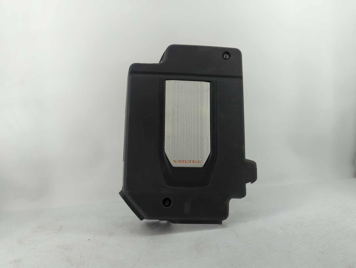 2015 Chevrolet Volt Engine Cover - Oemusedautoparts1.com