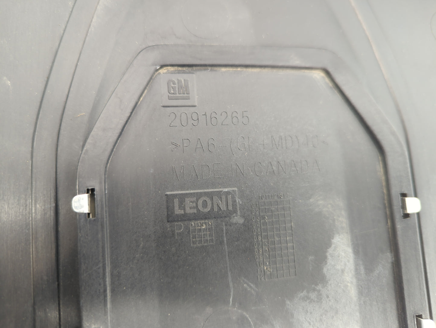 2015 Chevrolet Volt Engine Cover - Oemusedautoparts1.com