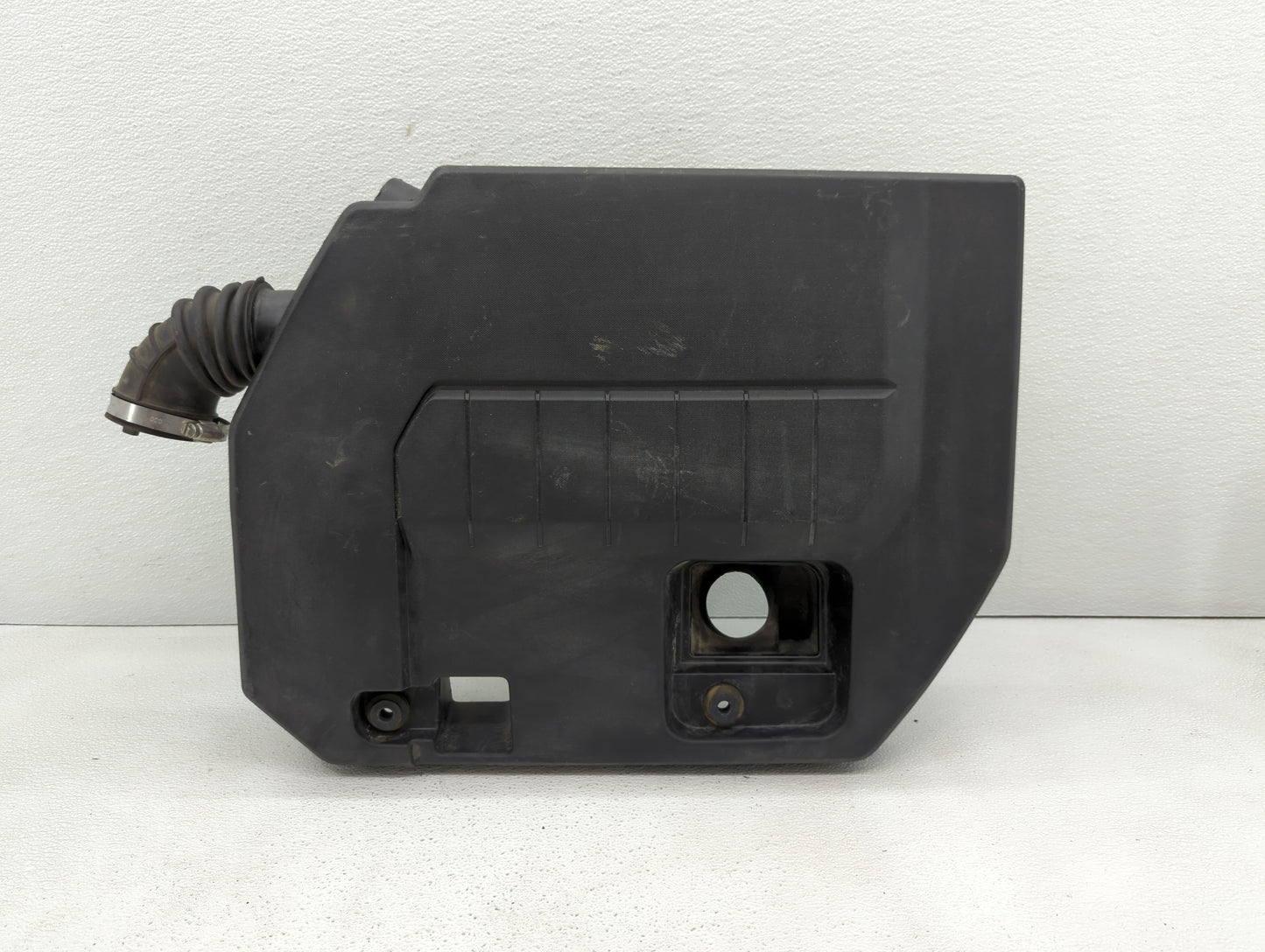 2015 Chevrolet Volt Engine Cover - Oemusedautoparts1.com