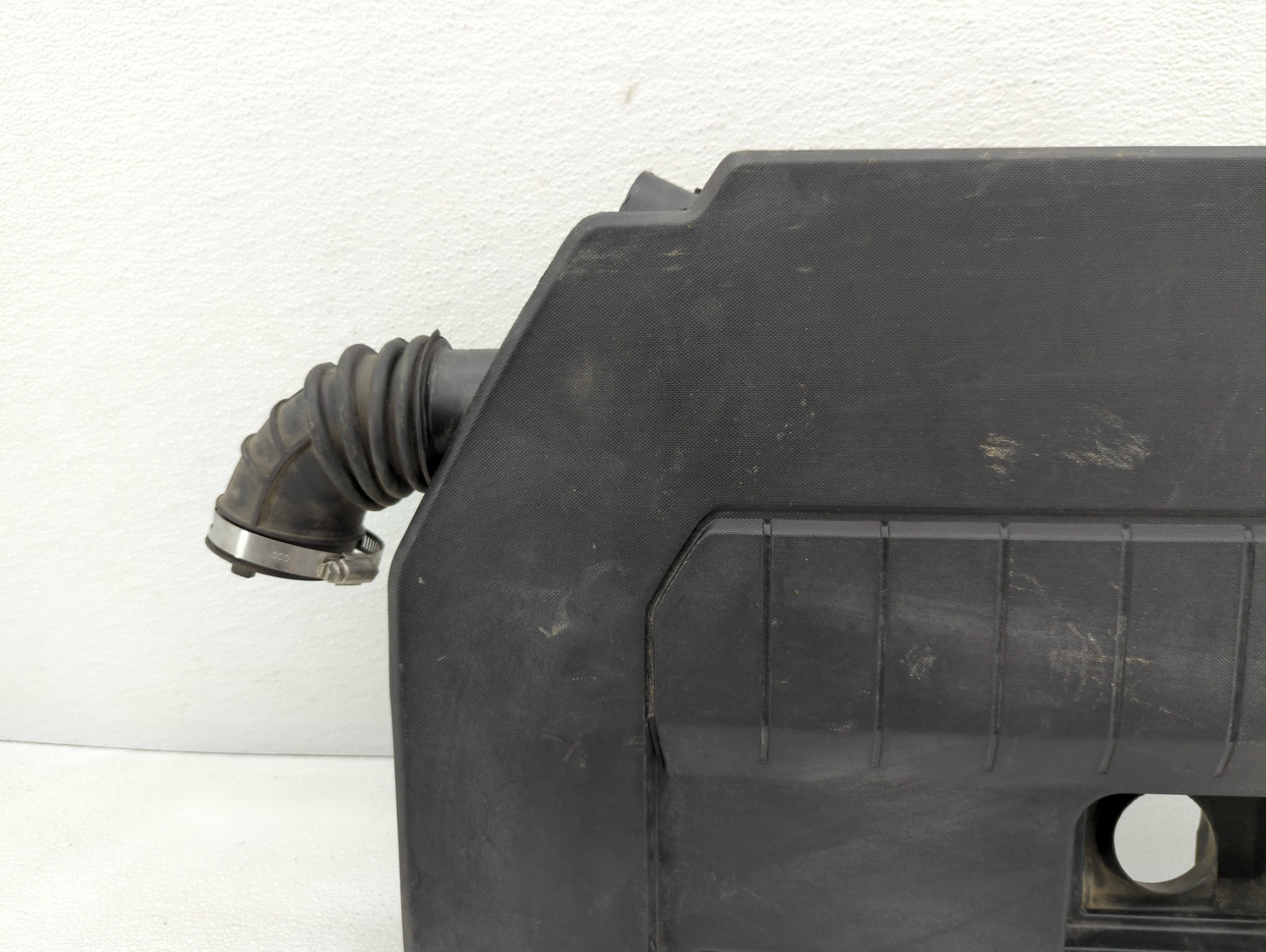 2015 Chevrolet Volt Engine Cover - Oemusedautoparts1.com