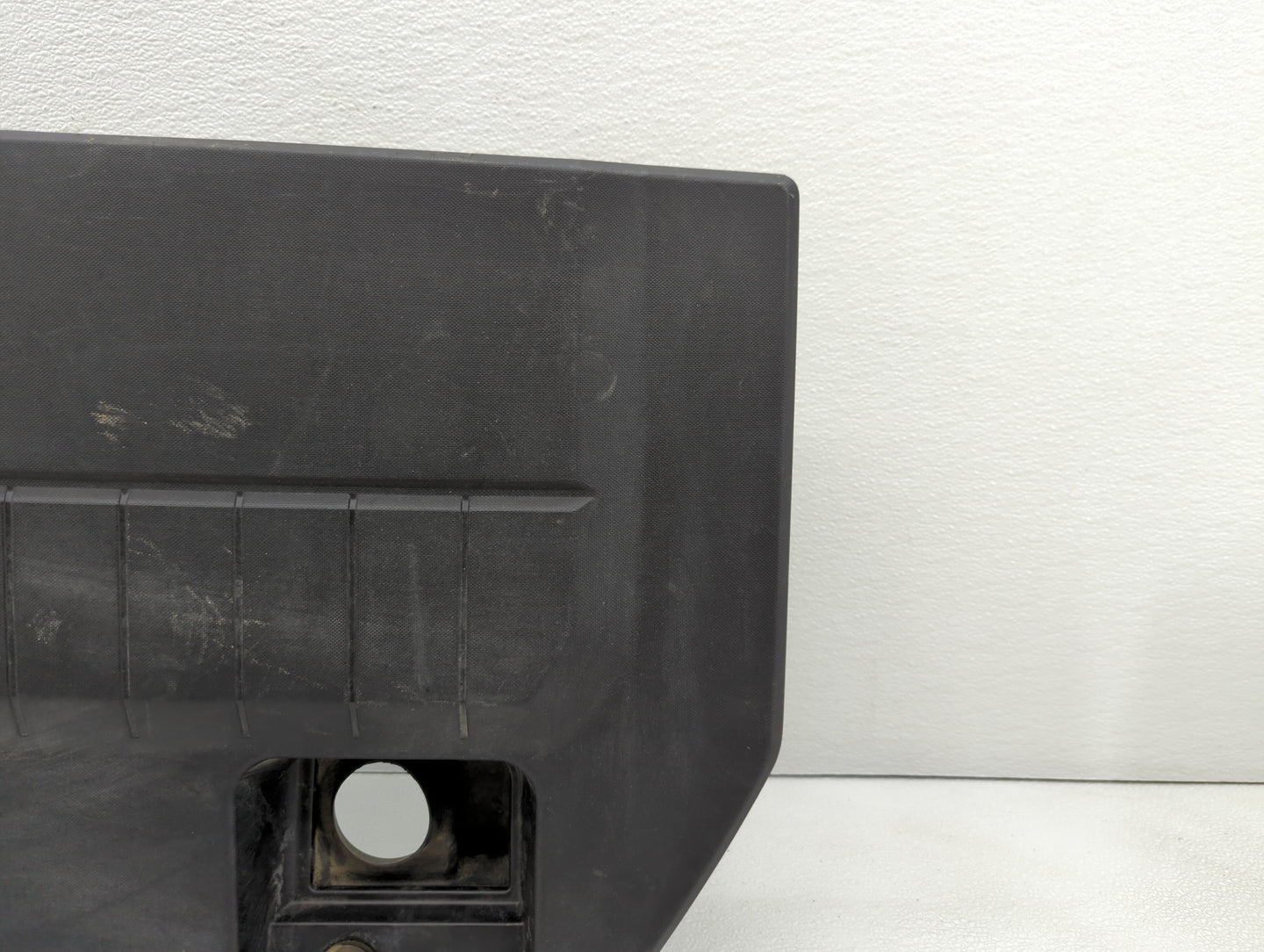 2015 Chevrolet Volt Engine Cover - Oemusedautoparts1.com