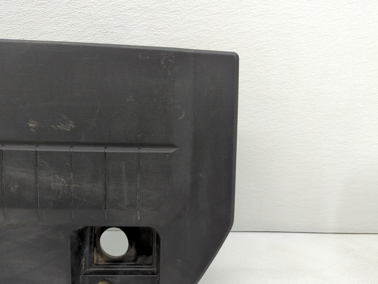 2015 Chevrolet Volt Engine Cover - Oemusedautoparts1.com