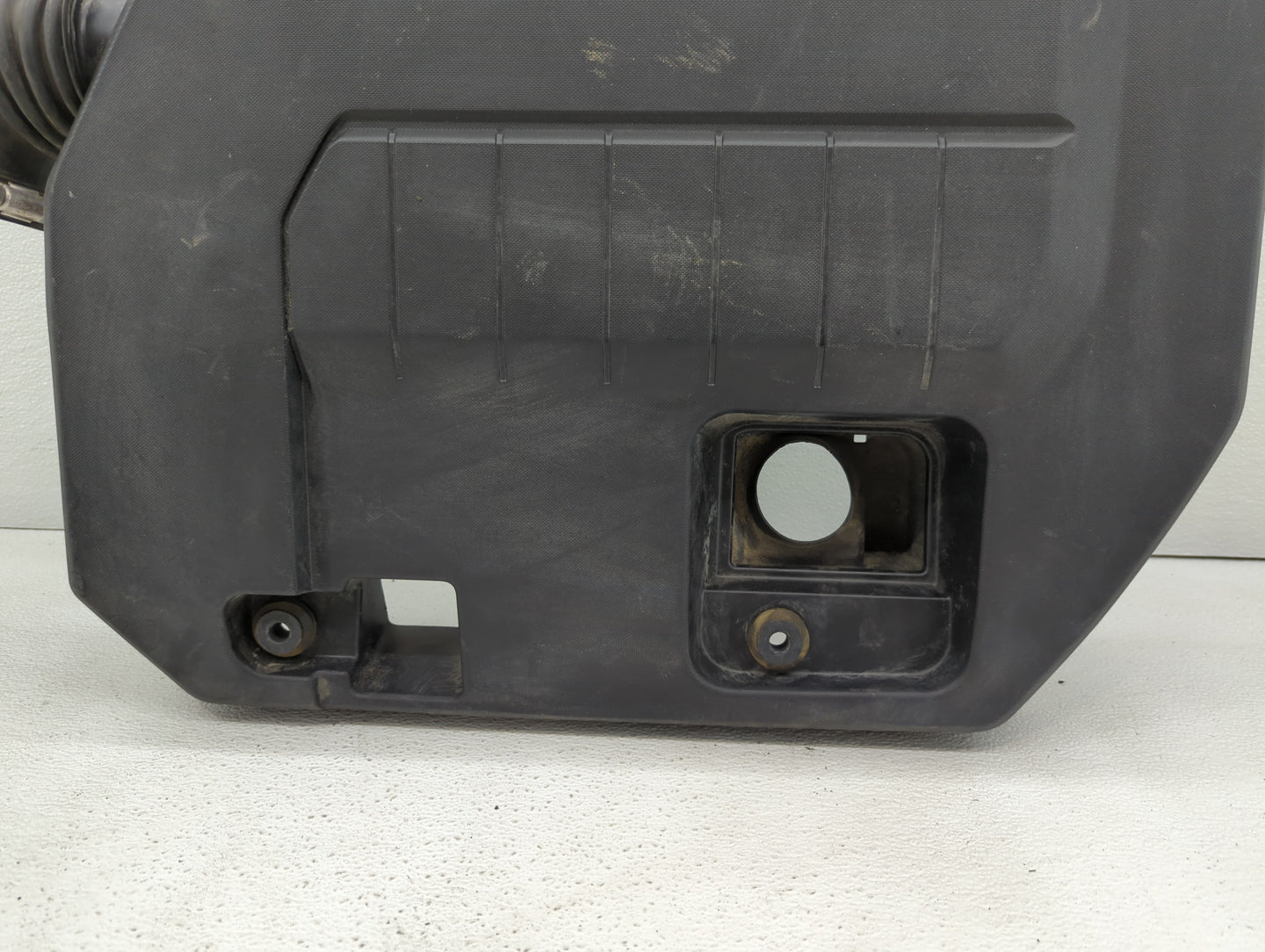 2015 Chevrolet Volt Engine Cover - Oemusedautoparts1.com