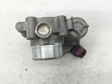 2011-2015 Chevrolet Volt Throttle Body P/N:55 562 270 55581682 Fits Fits 2011 2012 2013 2014 2015 2016 OEM Used Auto Parts