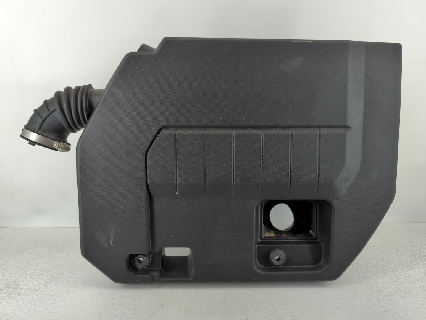 2015 Chevrolet Volt Engine Cover - Oemusedautoparts1.com