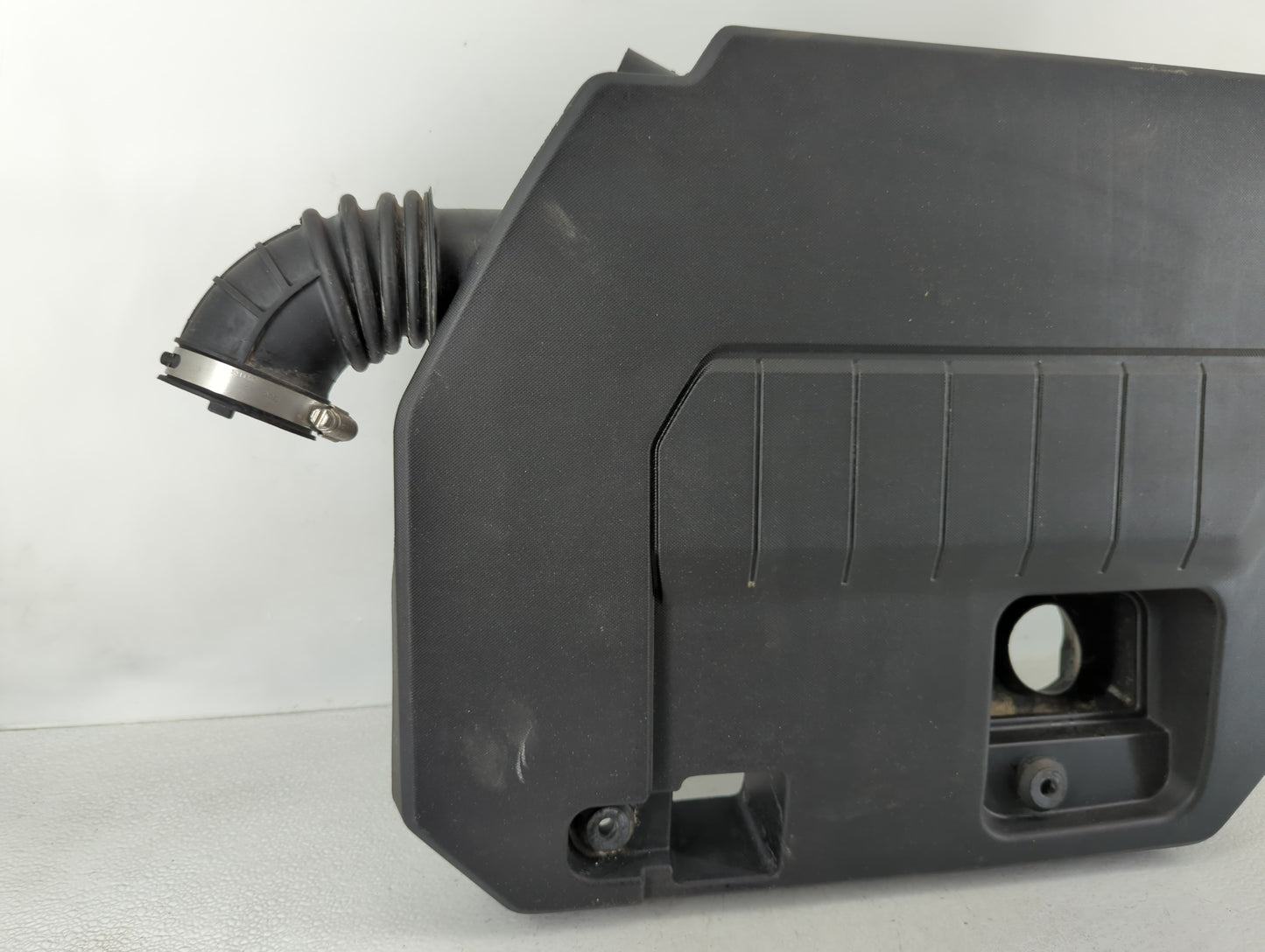 2015 Chevrolet Volt Engine Cover - Oemusedautoparts1.com
