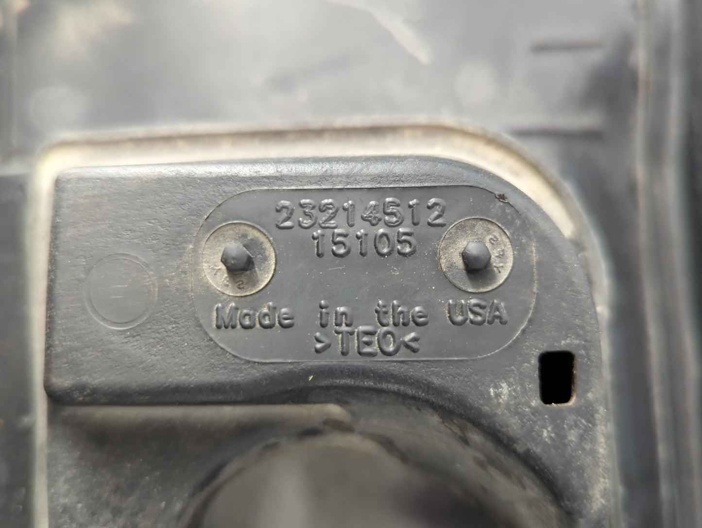 2015 Chevrolet Volt Engine Cover - Oemusedautoparts1.com