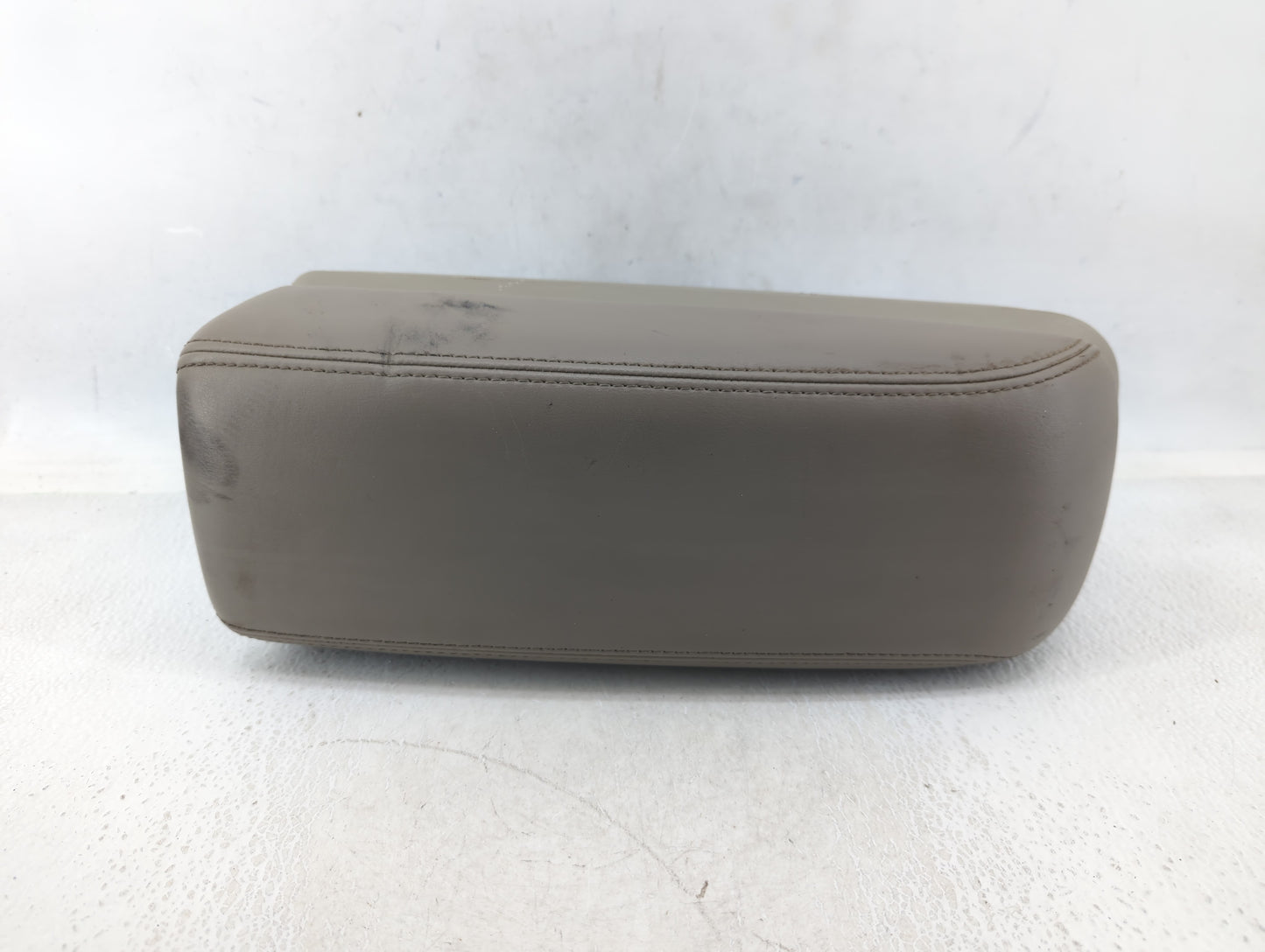 2015 Chevrolet Volt Center Console Armrest Cover Lid Beige - Oemusedautoparts1.com