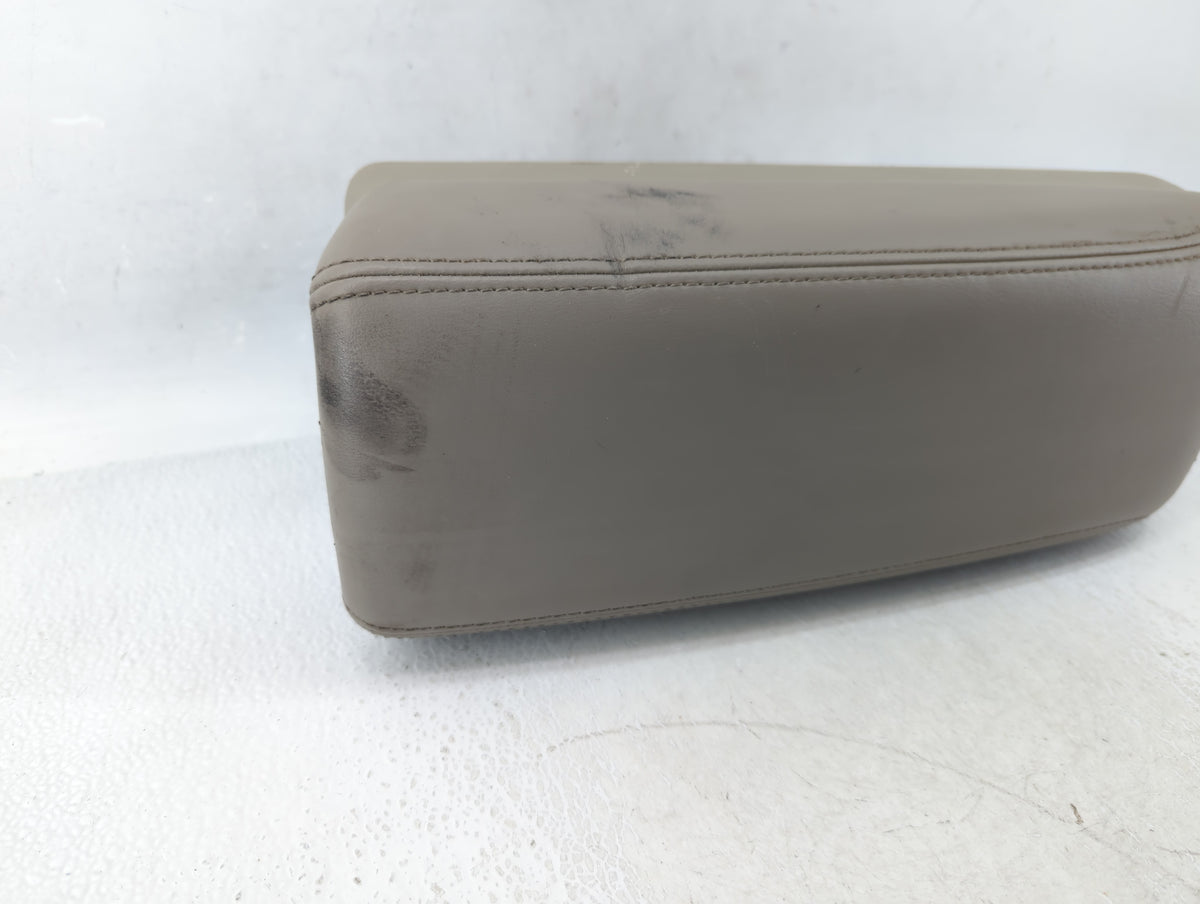 2015 Chevrolet Volt Center Console Armrest Cover Lid Beige - Oemusedautoparts1.com