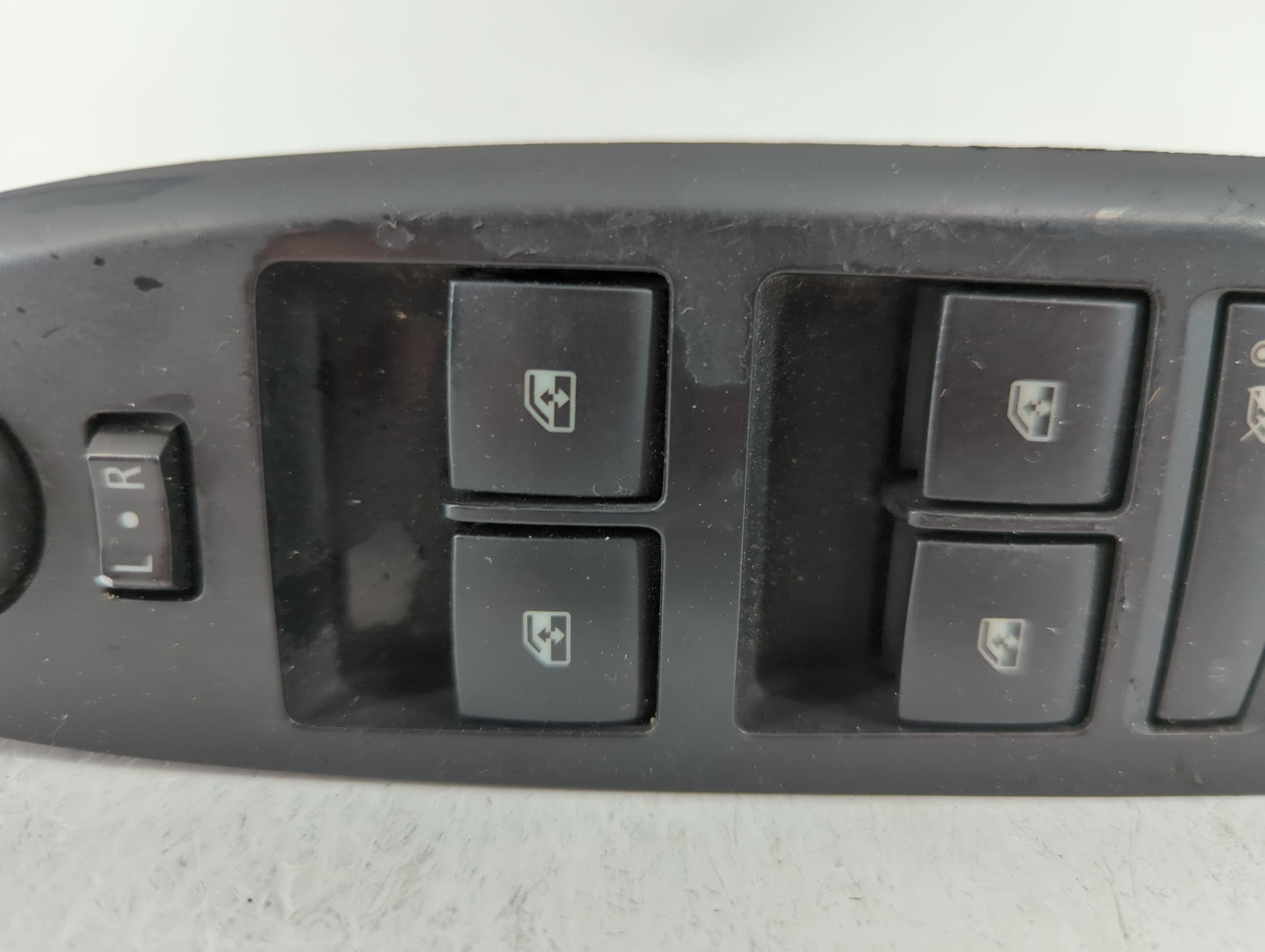 2015 Chevrolet Volt Master Power Window Switch Replacement Driver Side Left P/N:208 388 52 Fits Fits 2016 OEM Used Auto Part