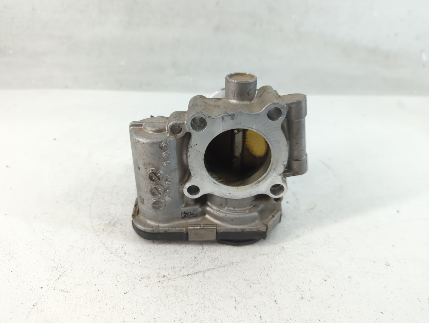 2011-2015 Chevrolet Volt Throttle Body P/N:55 562 270 55581682 Fits Fits 2011 2012 2013 2014 2015 2016 OEM Used Auto Parts -