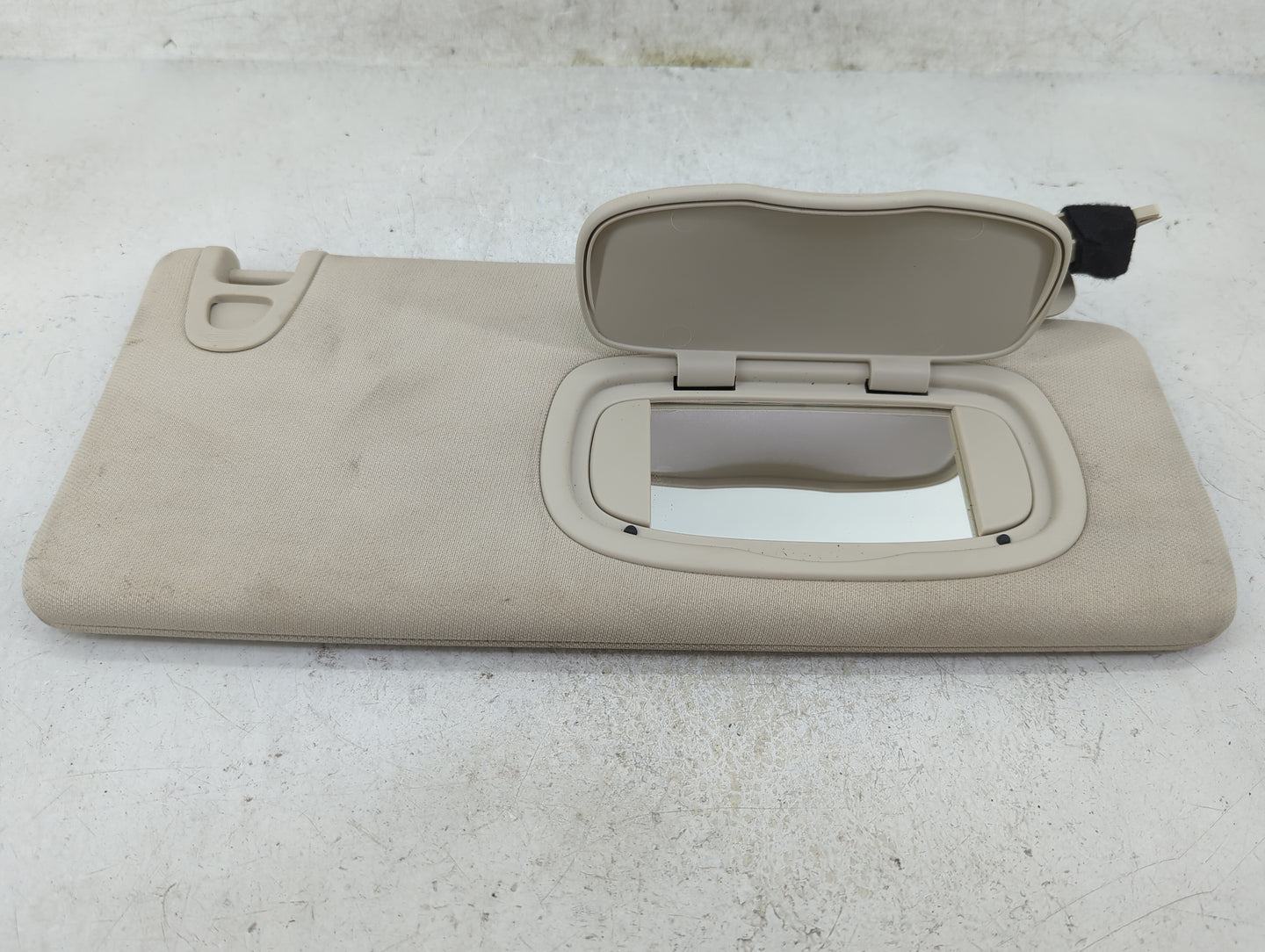 2015 Chrysler 200 Sun Visor Shade Replacement Passenger Right Mirror Fits OEM Used Auto Parts - Oemusedautoparts1.com
