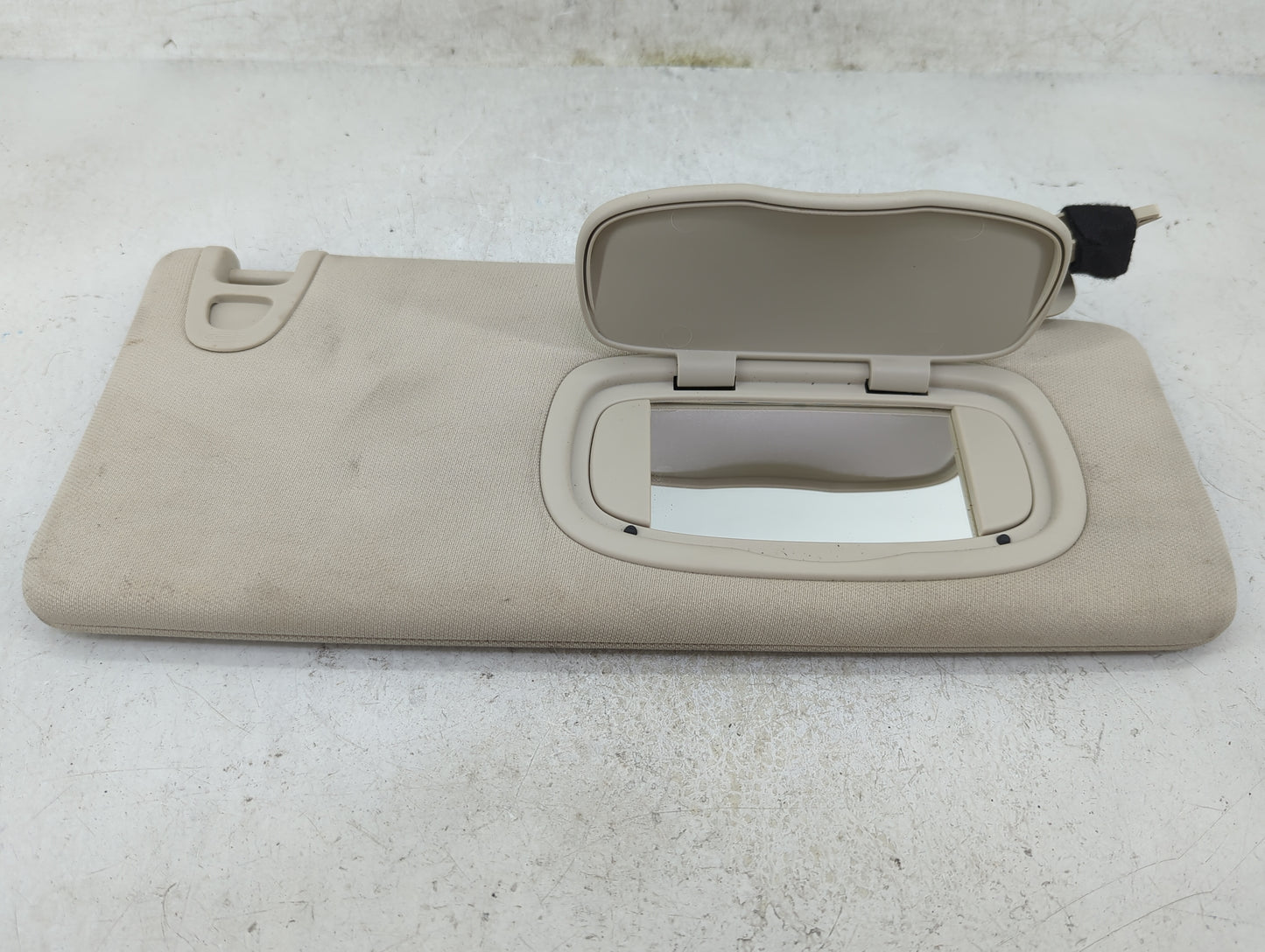 2015 Chrysler 200 Sun Visor Shade Replacement Passenger Right Mirror Fits OEM Used Auto Parts - Oemusedautoparts1.com