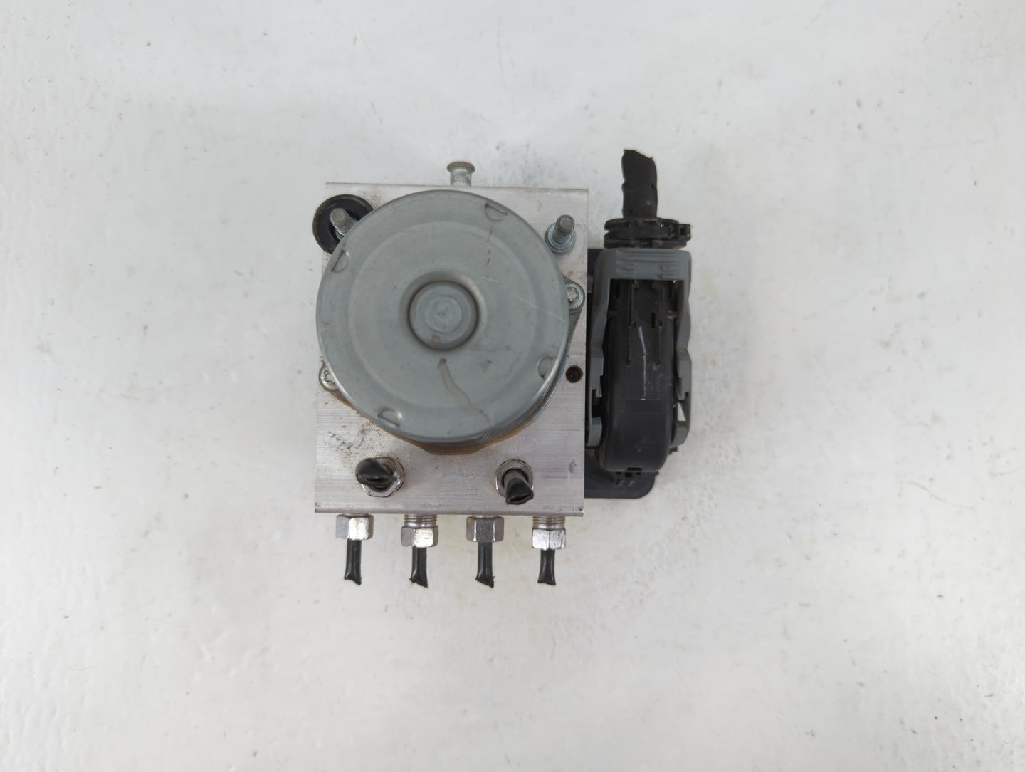 2015 Chrysler 200 ABS Pump Control Module Replacement P/N:68232471AB Fits OEM Used Auto Parts - Oemusedautoparts1.com