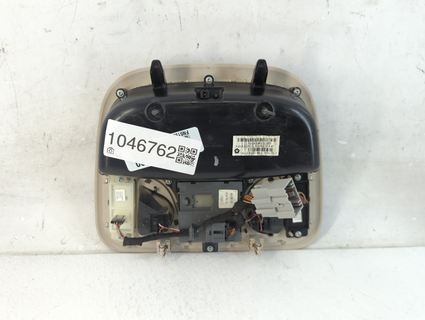 2015 Chrysler 200 Overhead Roof Console - Oemusedautoparts1.com