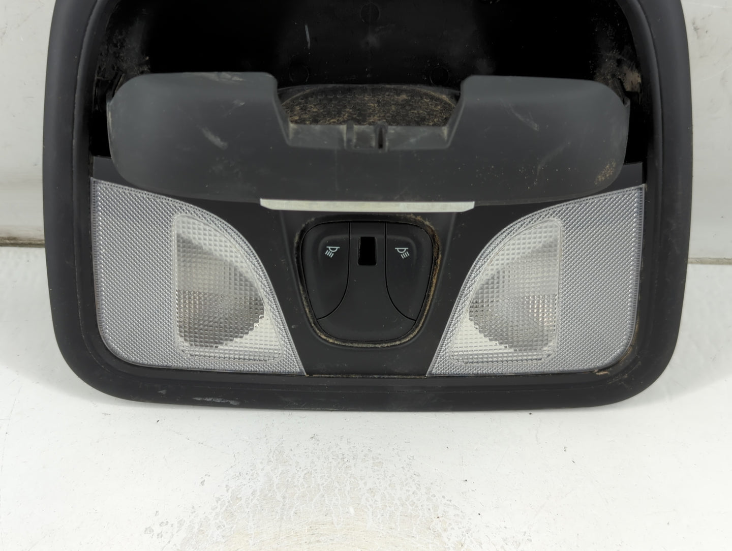 2015-2017 Chrysler 200 Overhead Roof Console 1047728 - Oemusedautoparts1.com