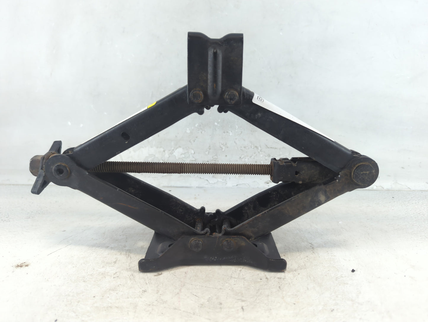 2015 Chrysler 200 Spare Scissor Car Jack 1048288 - Oemusedautoparts1.com