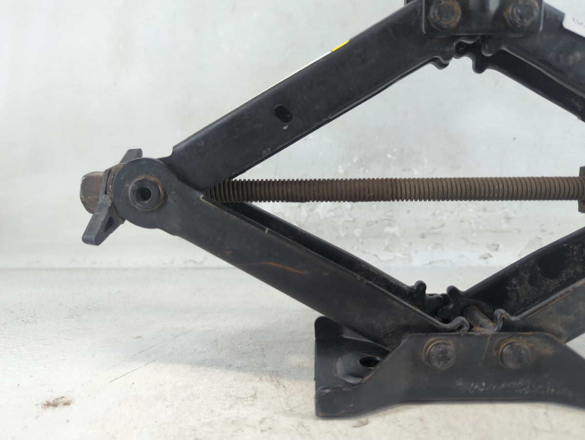 2015 Chrysler 200 Spare Scissor Car Jack 1048288 - Oemusedautoparts1.com
