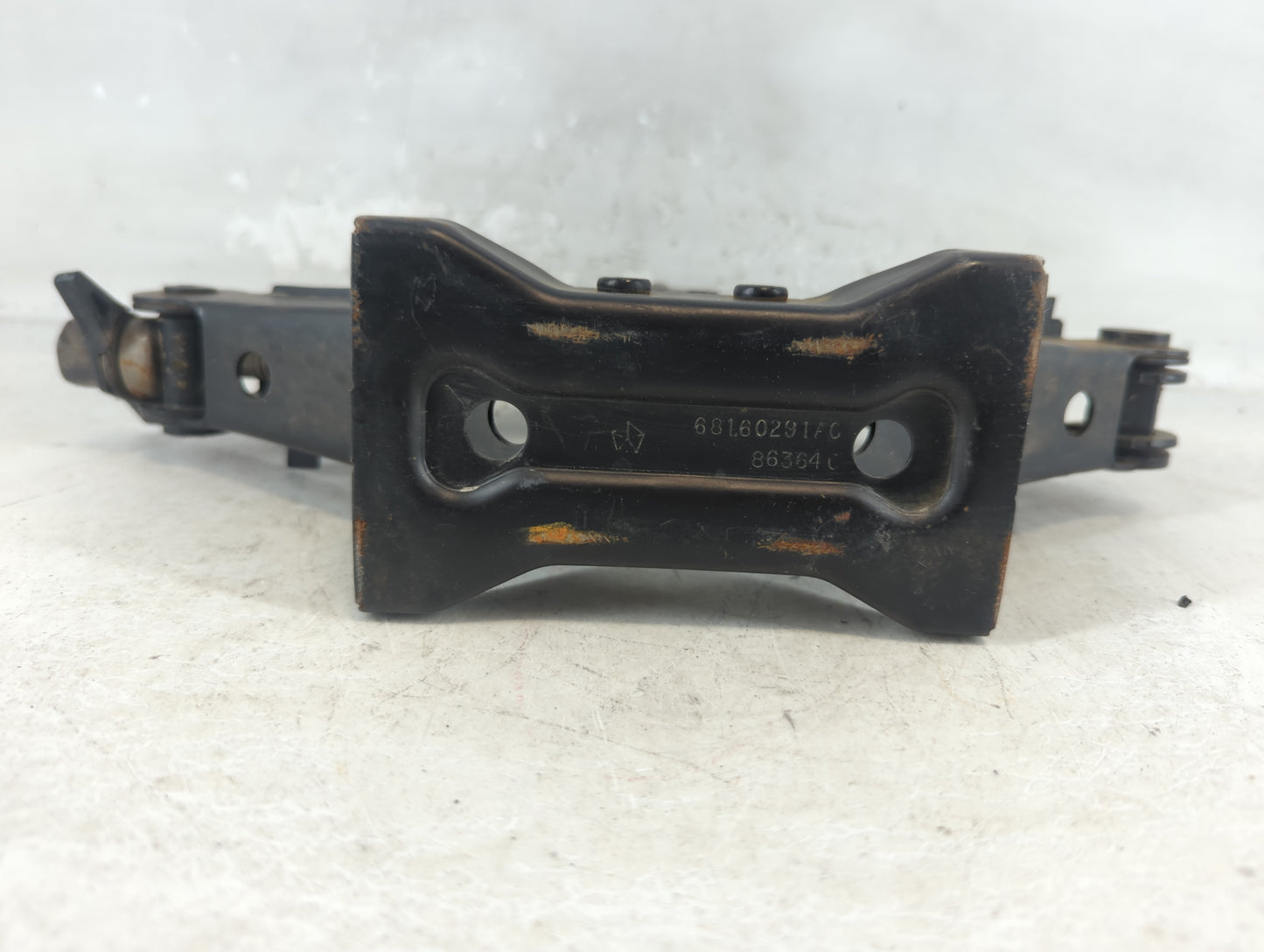 2015 Chrysler 200 Spare Scissor Car Jack 1048288 - Oemusedautoparts1.com