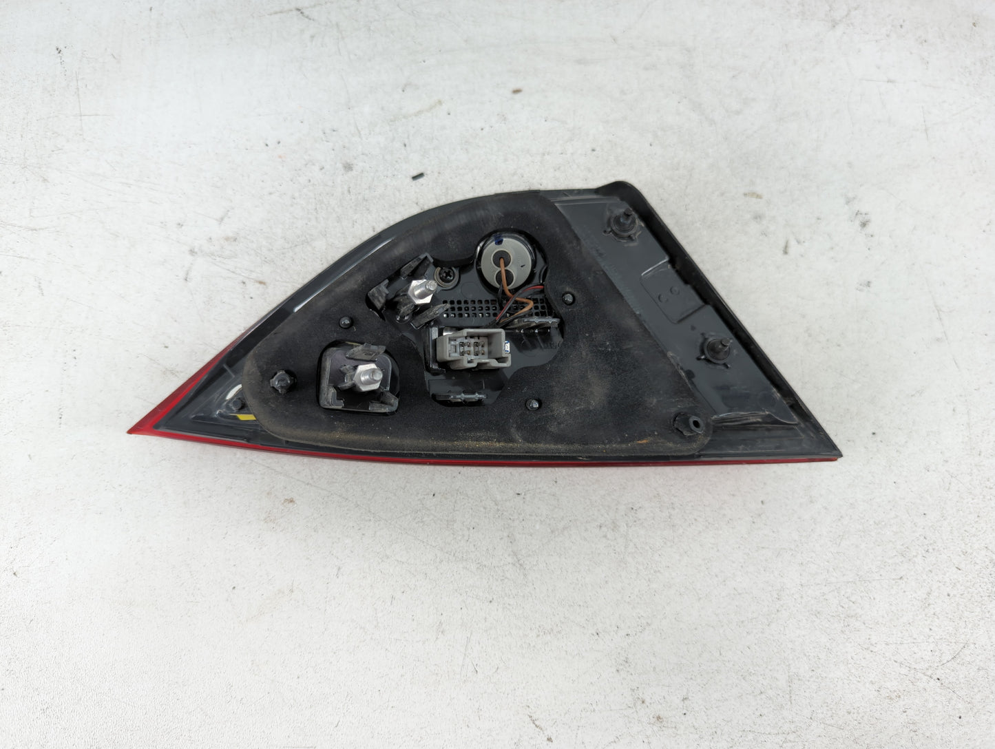 2015-2016 Chrysler 200 Tail Light Assembly Passenger Right OEM Fits Fits 2015 2016 OEM Used Auto Parts - Oemusedautoparts1.c