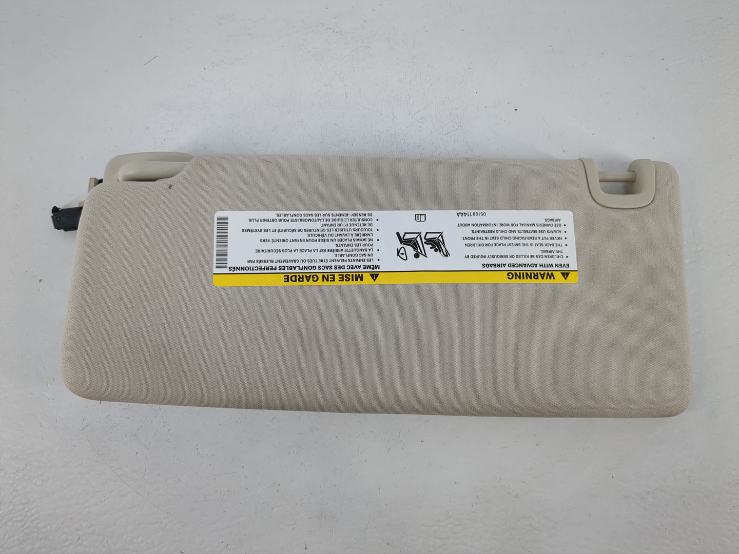 2015 Chrysler 200 Sun Visor Shade Replacement Passenger Right Mirror Fits OEM Used Auto Parts - Oemusedautoparts1.com