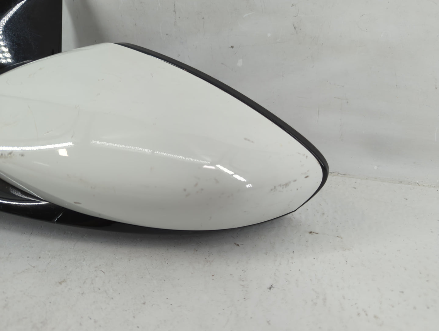 2015-2017 Chrysler 200 Driver Side View Mirror - Left Door Mirror OEM Used - Oemusedautoparts1.com