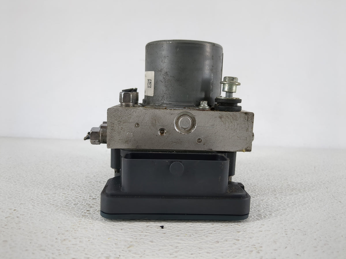 2015 Chrysler 200 Anti-Lock Brake ABS Pump Module Actuator OEM P/N:P68232470AB Fits OEM Used Auto Parts - Oemusedautoparts1.
