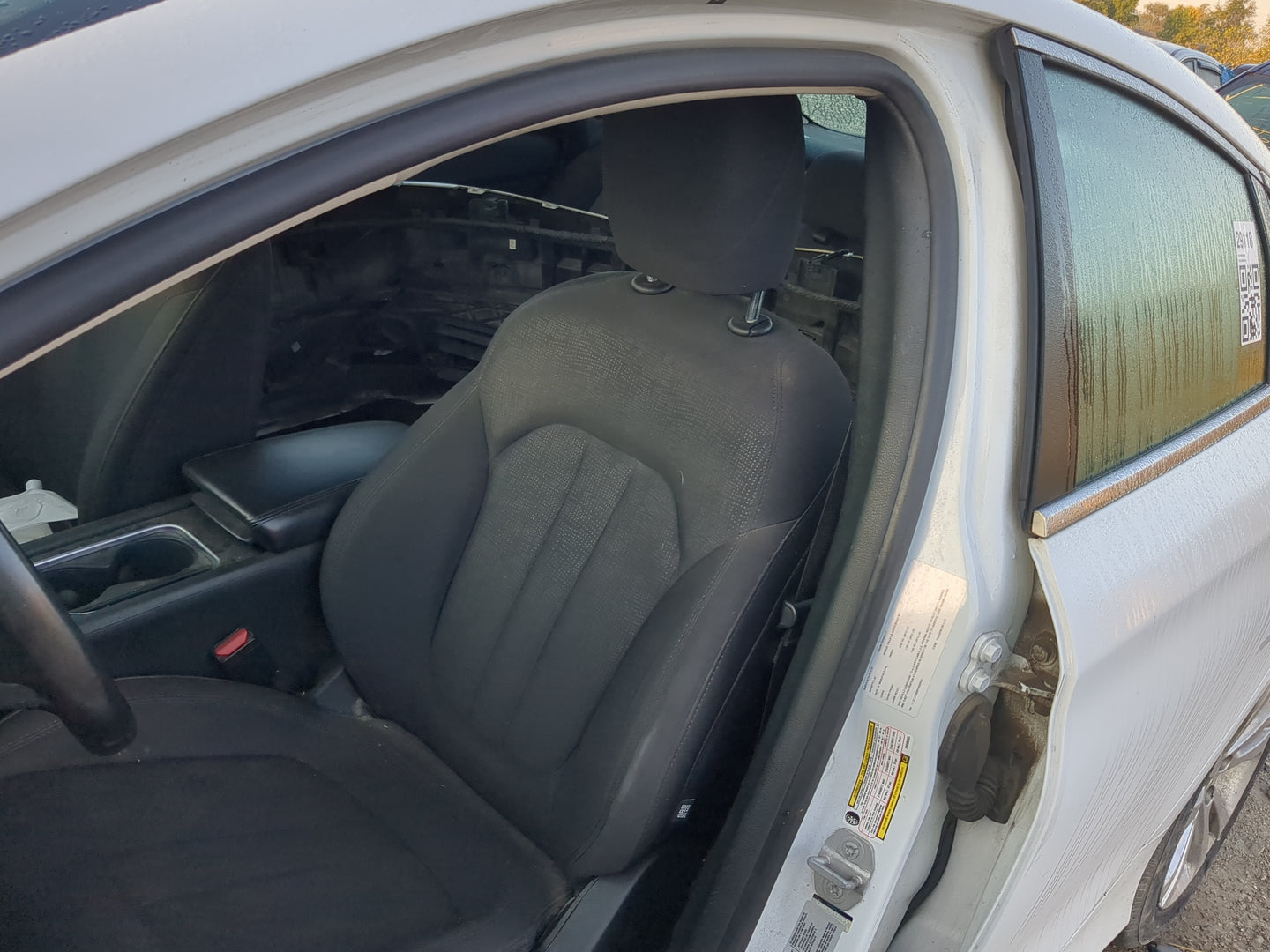 2015-2017 Chrysler 200 Driver Front Seat Oem 1174070 - Oemusedautoparts1.com