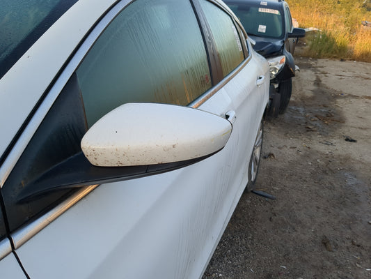 2015-2017 Chrysler 200 Driver Side View Mirror - Left Door Mirror OEM Used - Oemusedautoparts1.com