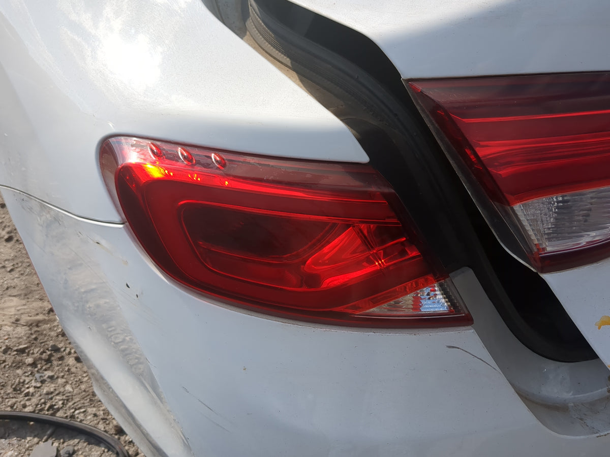 2015-2016 Chrysler 200 Tail Light Assembly Driver Left OEM Fits Fits 2015 2016 OEM Used Auto Parts - Oemusedautoparts1.com