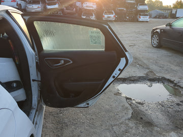 2015-2017 Chrysler 200 Passenger Rear Door Oem