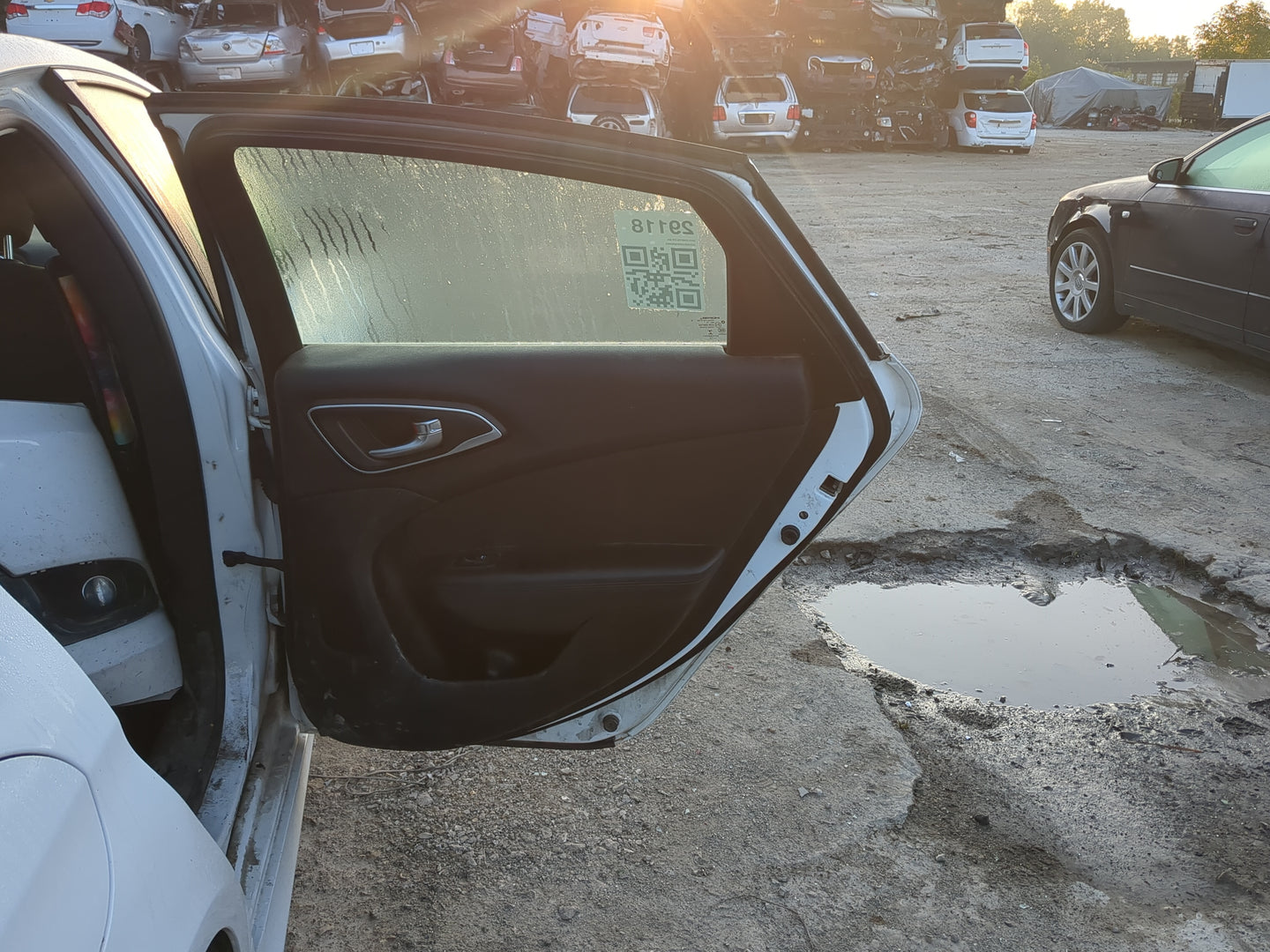 2015-2017 Chrysler 200 Passenger Rear Door Oem 1174174 - Oemusedautoparts1.com