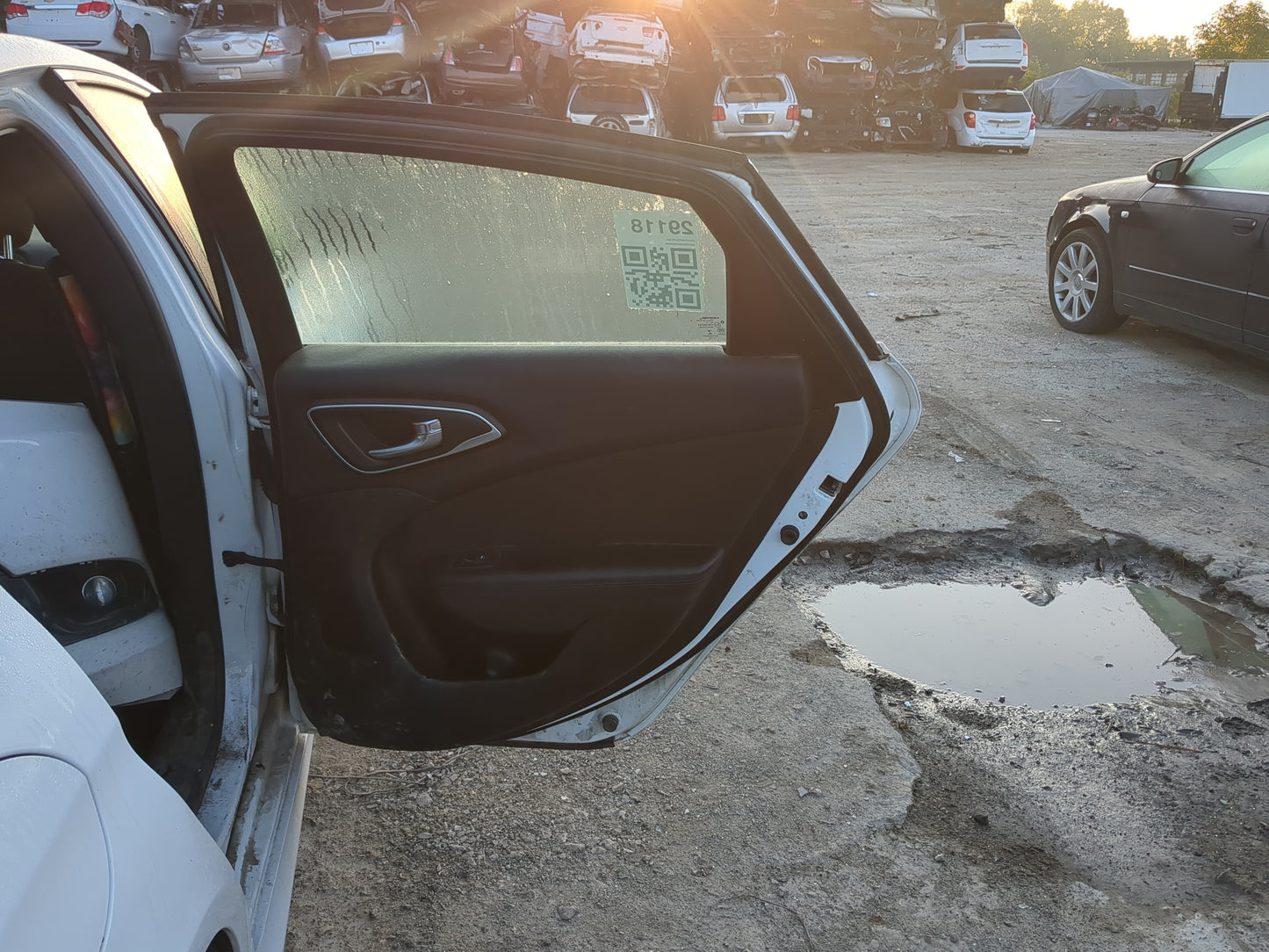 2015-2017 Chrysler 200 Passenger Rear Door Oem 1174174 - Oemusedautoparts1.com